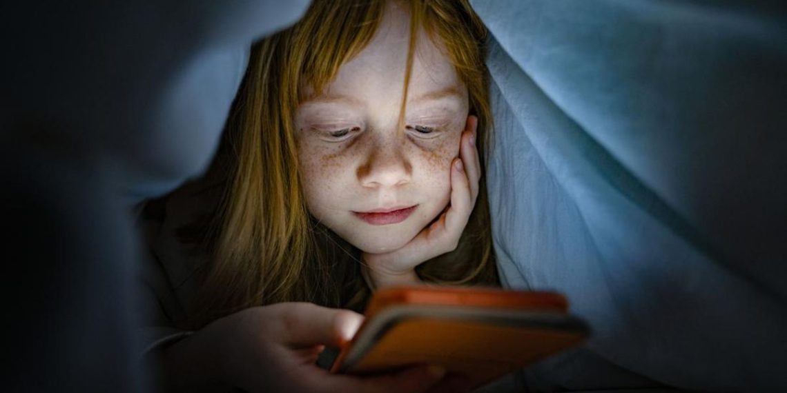 Klasifikasi Risiko Bahaya Media Sosial untuk Anak dan Rincian Terbengkalai