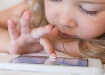 Medsos Wajibkan Verifikasi Usia Pengguna untuk Lindungi Anak-anak