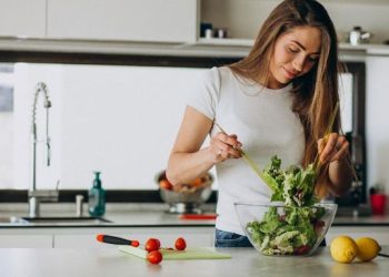 5 Jenis Makanan untuk Mengurangi Risiko Stroke Menurut Ahli Gizi