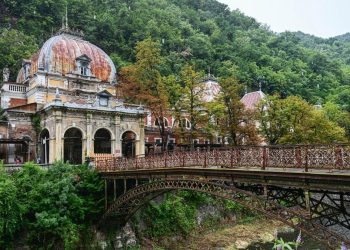 Usaha Pemuda Rumania Menyelamatkan Kota Spa Tertua di Eropa