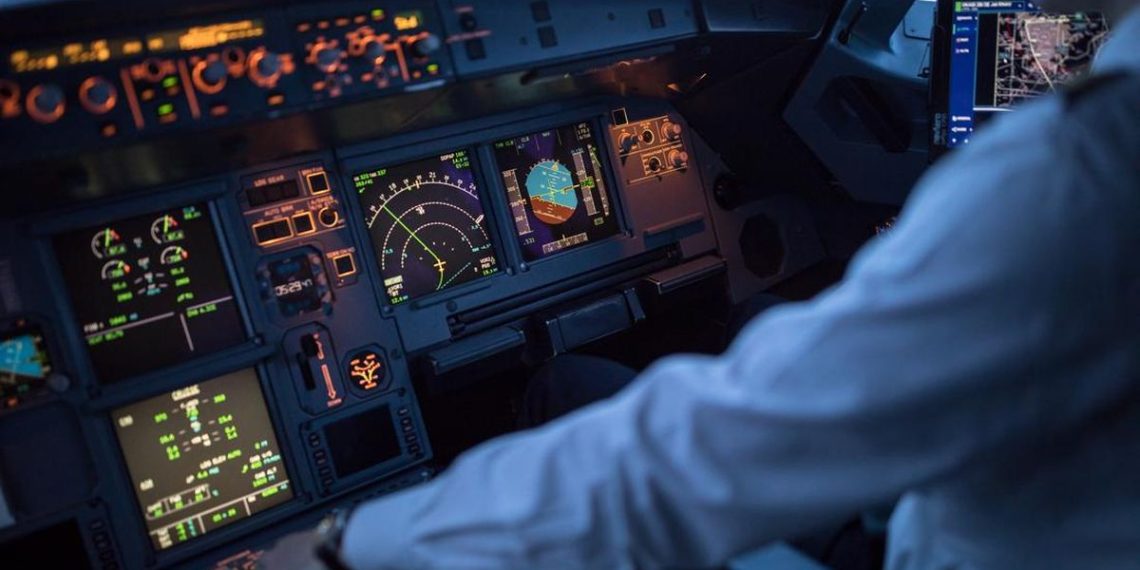 Pesan Staf Lalu Lintas Udara kepada Pilot: Bebaskan Palestina