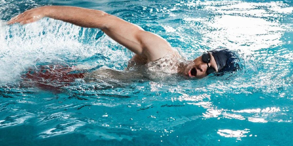 Bentuk Gerakan Kaki pada Renang Gaya Bebas dan Cara Melaksanakannya