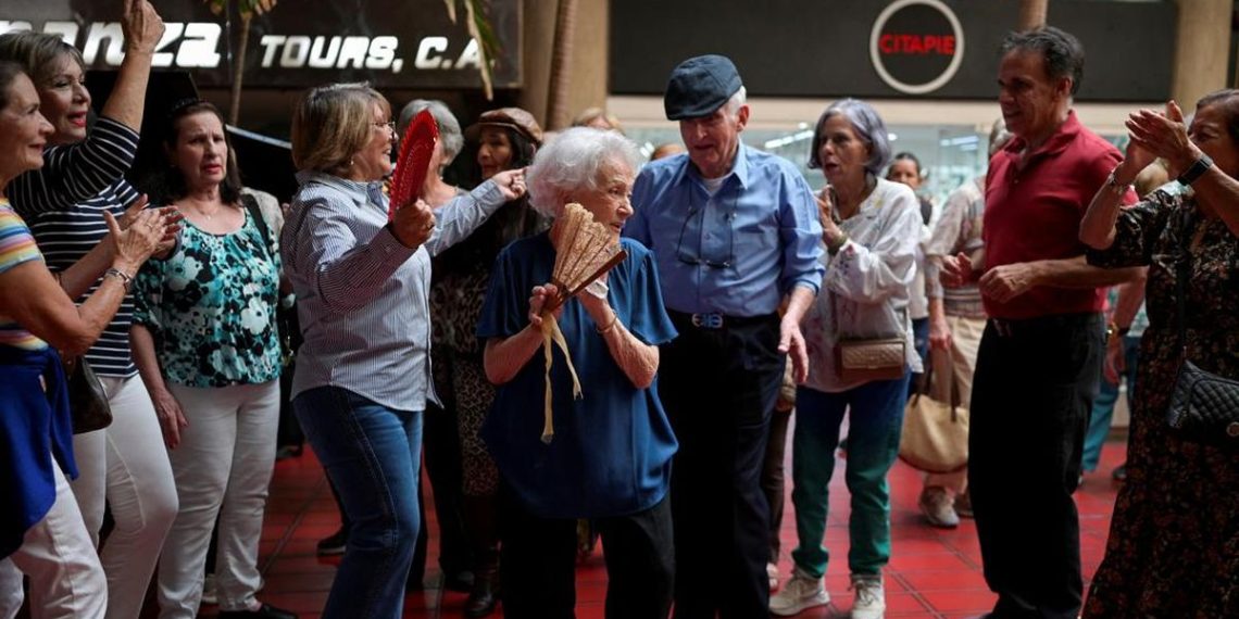 Lantai Dansa Menjadi Hiburan bagi Lansia di Venezuela