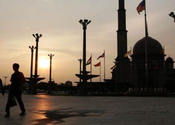 Malaysia Tawarkan Hukuman Penjara untuk Pria yang Tidak Shalat Jumat