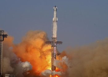 Industri Antariksa Elon Musk di Ujung Jurang