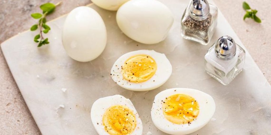 Telur Rebus Matang atau Setengah Matang, Mana yang Lebih Aman untuk Dikonsumsi?