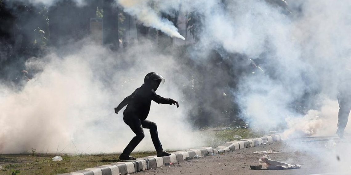 Dampak Gas Air Mata Terhadap Tubuh Manusia