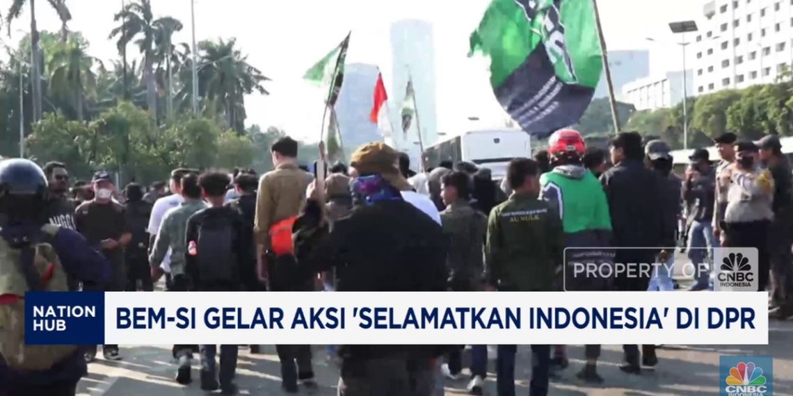 Video BEM SI Gelar Aksi Selamatkan Indonesia di Dewan Perwakilan Rakyat