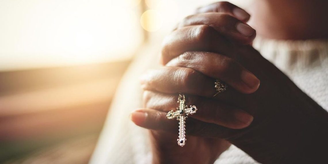 Doa Katolik untuk Permohonan dan Bacaan yang Beragam