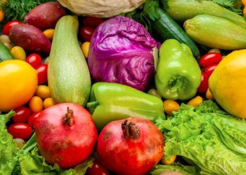 Studi Ungkap Daftar Buah dan Sayuran dengan Residu Pestisida Tertinggi