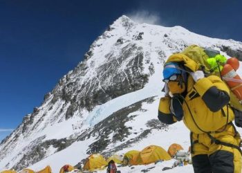 500 Pendaki Terjebak di Gunung Everest karena Cuaca Sangat Ekstrem