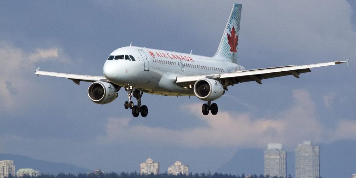 Penerbangan Kelas Ekonomi Dapat Snack dan Bir Gratis