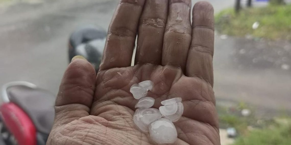 Kalimantan Tengah Mengalami Hujan Es dan Penyebabnya