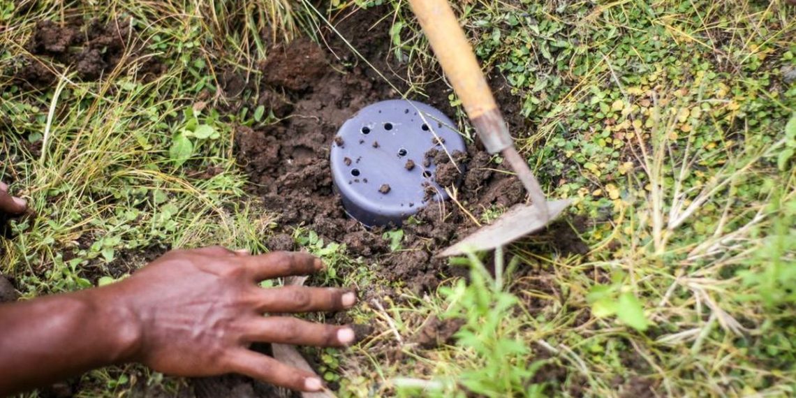 Membuat Lubang Resapan Biopori di Rumah dan Tips Perawatannya