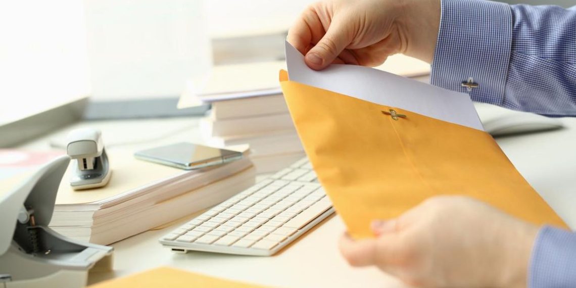 Perbedaan antara Surat Lamaran dan CV beserta Contoh masing-masing