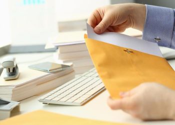 Perbedaan antara Surat Lamaran dan CV beserta Contoh masing-masing