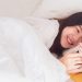 6 Risiko Menggunakan HP Setelah Bangun Tidur, Bisa Merusak Otak!