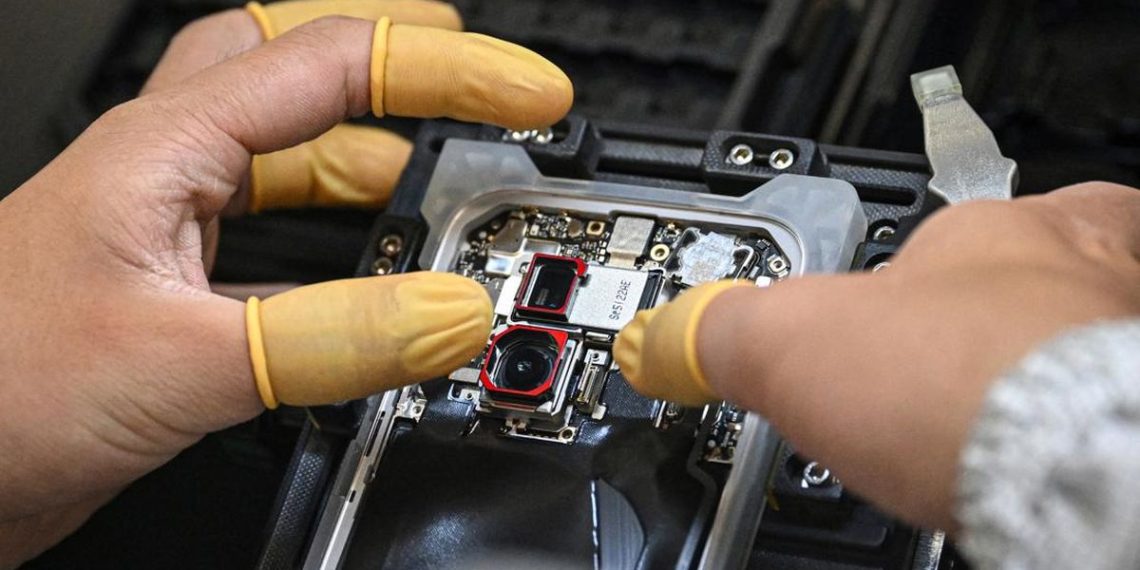 Dapur Produksi Ponsel Pintar Honor di China yang Patut Dikunjungi