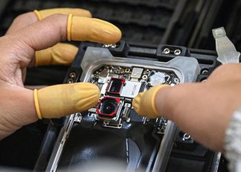 Dapur Produksi Ponsel Pintar Honor di China yang Patut Dikunjungi