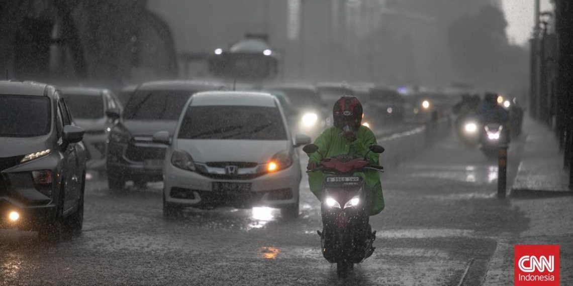 Mikroplastik di Dalam Air Hujan yang Turun dari Langit