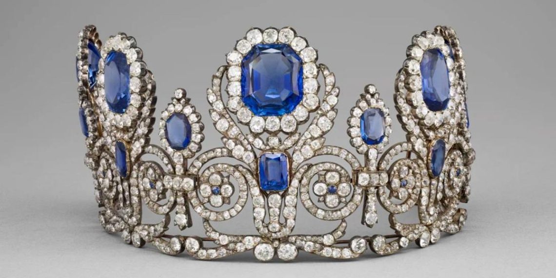 Perhiasan Fenomenal yang Dicuri dari Museum Louvre Paris