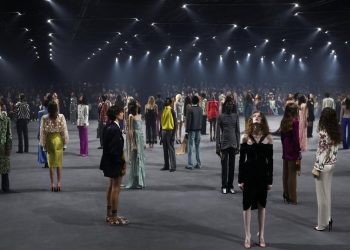 Cahaya Kunang-kunang dalam Koleksi Terbaru Valentino