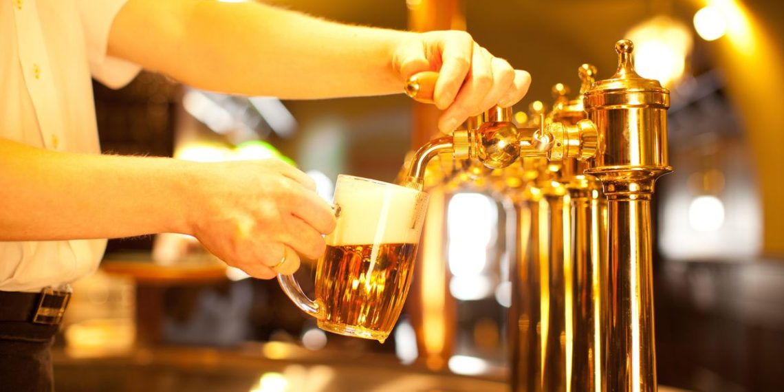 Minum Alkohol di Siang Hari Berisiko Didenda hingga Rp4,7 Juta