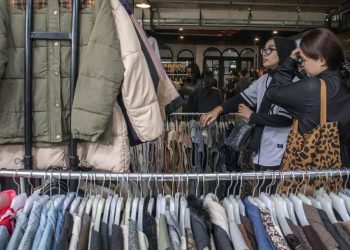 5 Alasan Mengapa Thrifting Menjadi Favorit, Lebih dari Sekadar Harga Murah