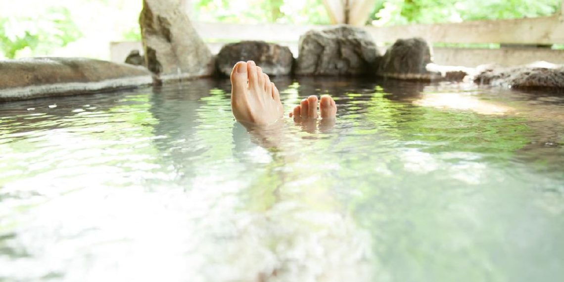 Mandi Air Garam Membuat Rileks, Apakah Benar Bisa Menghilangkan Kelelahan?