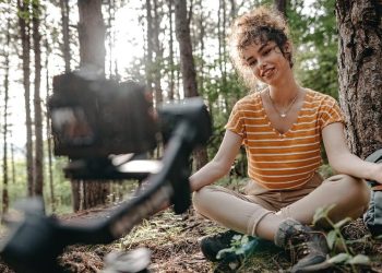 Kajian Komdigi: Influencer Harus Miliki Sertifikasi Seperti di China