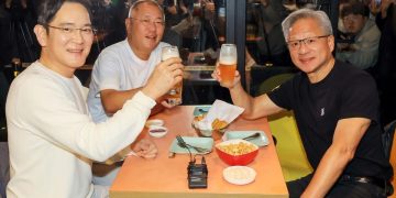 Trio Rp3.200 Triliun Hebohkan Restoran dengan Traktir Semua Pengunjung