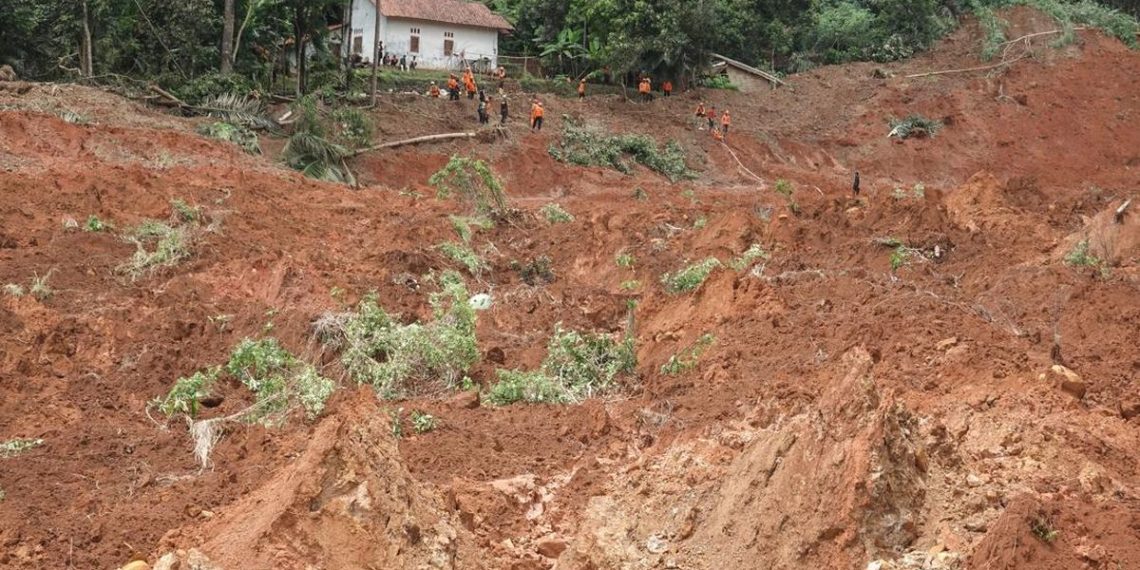 Pemicu Longsor Cilacap Menurut BMKG dan Waspada Cuaca Ekstrem