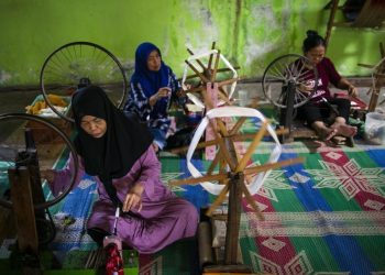 Warna Tenun di Daerah Garut