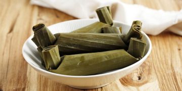 Membuat Lontong Daun Pisang Kenyal dan Tahan Lama