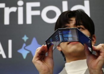 Harga Ganti Layar HP Lipat 3 Setara Dengan Beli Galaxy S25