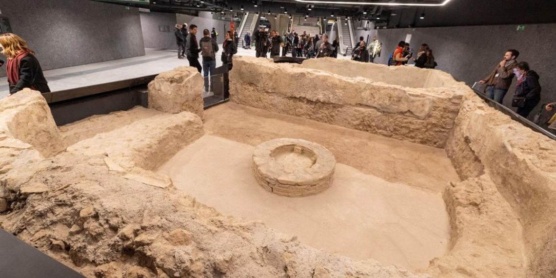 Stasiun Metro Colosseum Roma Menampilkan Harta Karun Kuno yang Mempesona