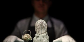 Telur Faberge Hiasi Berlian Terjual 504 Miliar Rupiah dalam Lelang