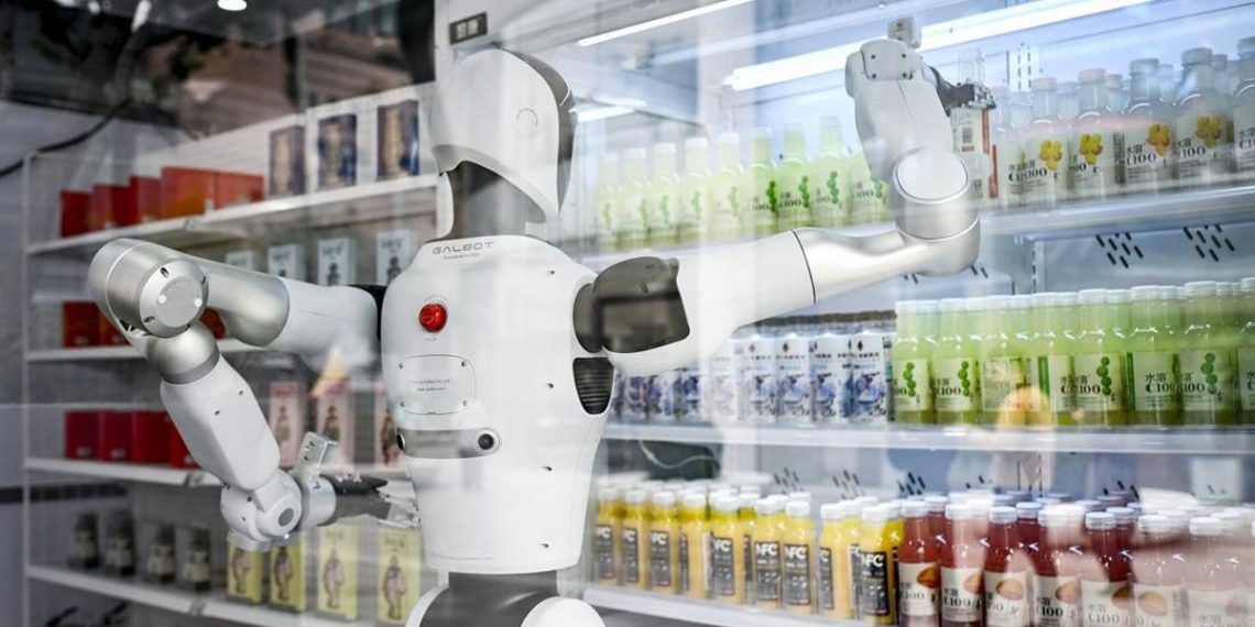 Robot Menggantikan Pegawai di Toko Ritel China dengan Teknologi Canggih