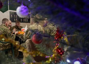 Prajurit Ukraina Rayakan Natal di Medan Perang dengan Potret Tak Terduga