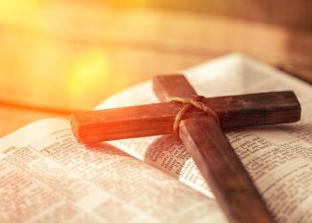 Susunan Doa Rosario Katolik Lengkap dan Empat Peristiwanya