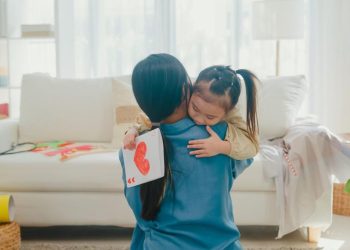 7 Contoh Puisi Hari Ibu untuk Menyampaikan Cinta dan Rasa Syukur