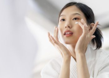 Perempuan Gunakan Sperma Suami untuk Skincare, Apa Risikonya?