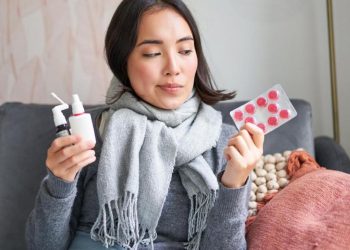 Bolehkah Minum Obat Setelah Mengonsumsi Air Kelapa?