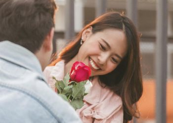 7 Cara Mengucapkan Selamat Hari Valentine ke Pacar yang Romantis dan Tulus